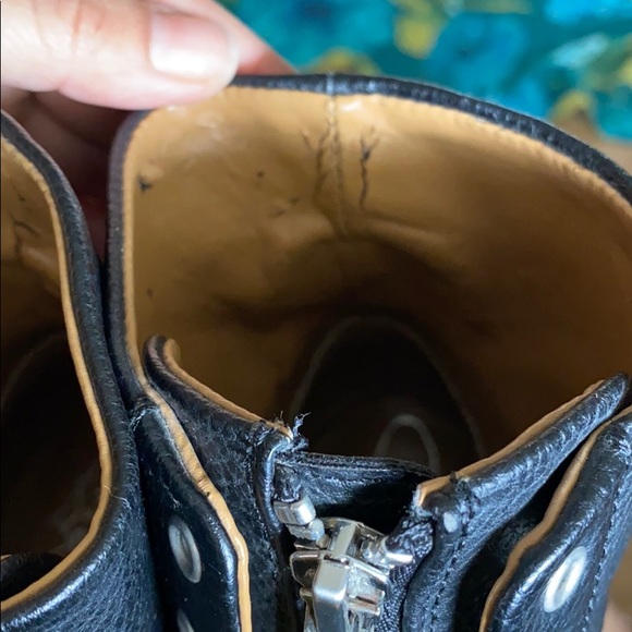 Shoes - Picture 6 of 7